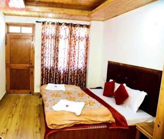 Himalayan Palace Hotel Manāli Kültér fotó